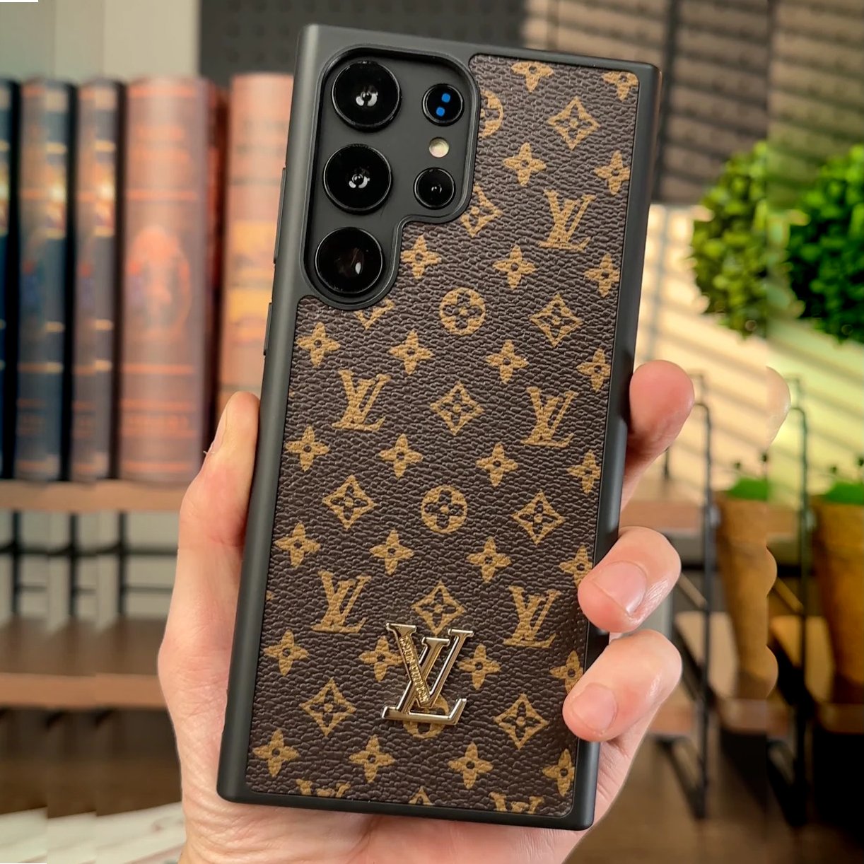 Luxurious LV Monogram Leather Case Samsung - Main Image