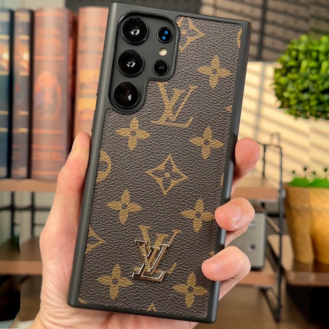 Luxurious LV Monogram Leather Case - Samsung