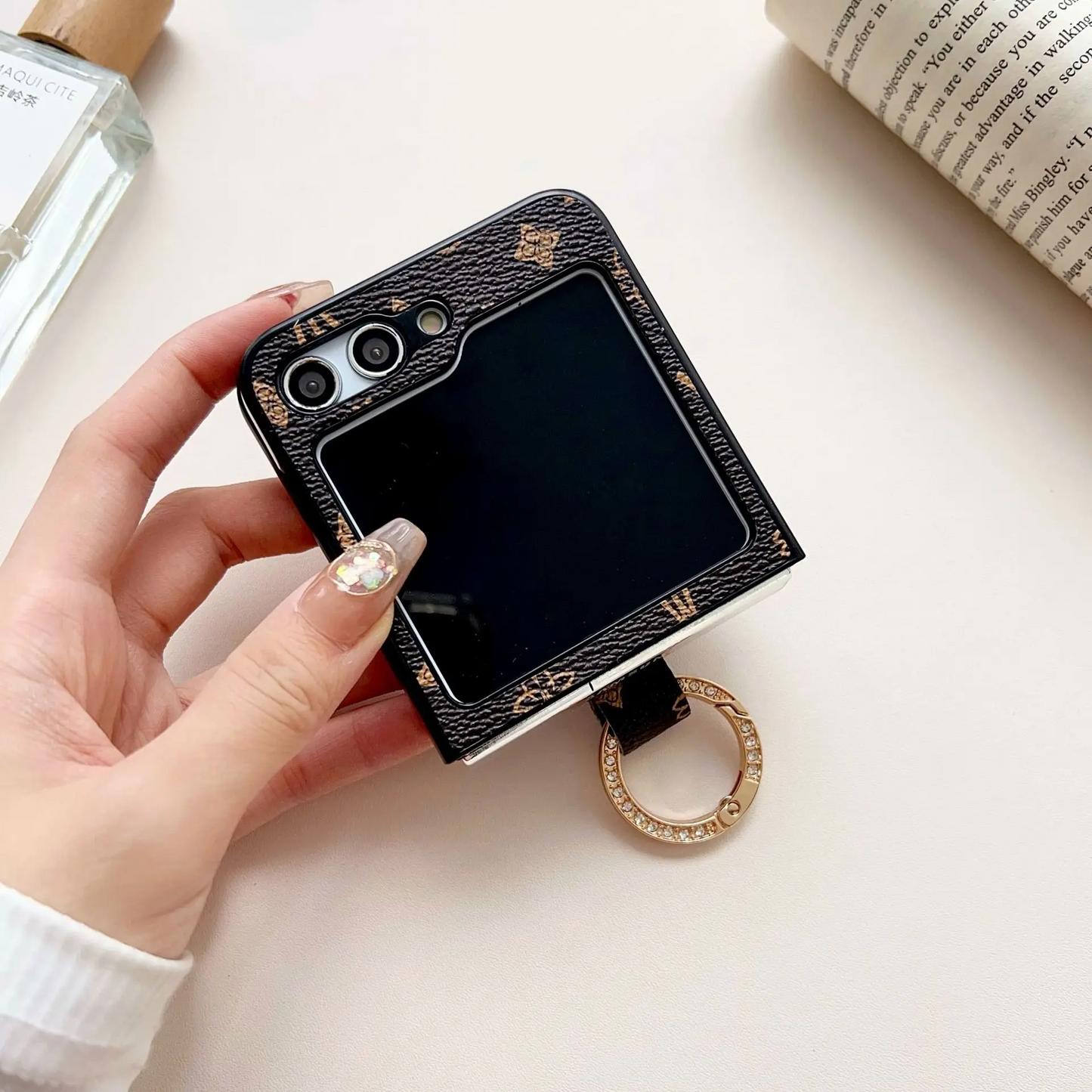 Galaxy Z Flip6 Bracelet Fold Luxe Leather Case