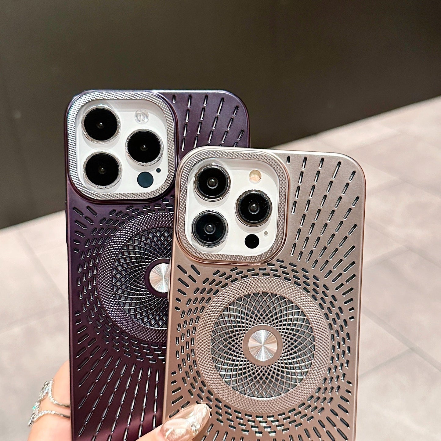 Concentric Spin Grid Pattern Case - iPhone