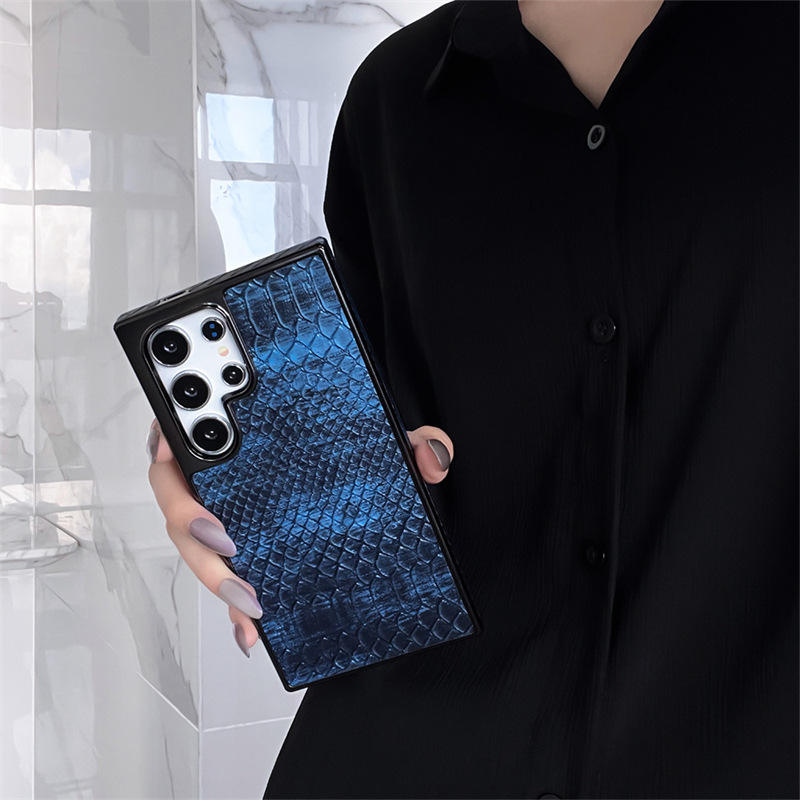 Sleek Mesh-Patterned Grip Case - Samsung