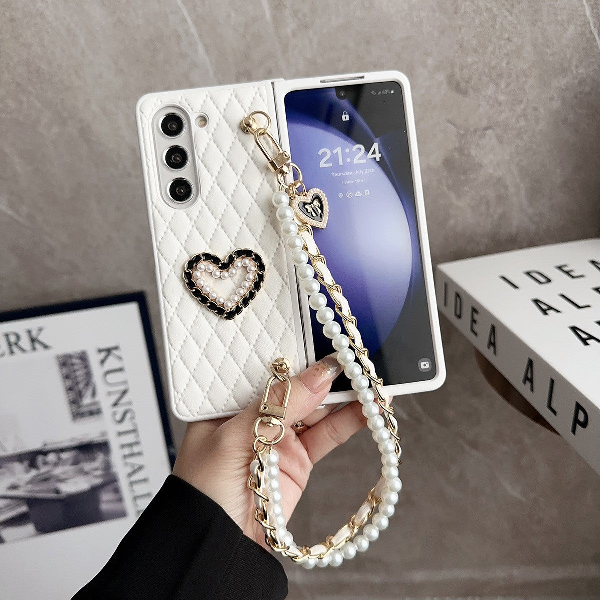 Elegant Pearl Charm Quilted Case - Samsung