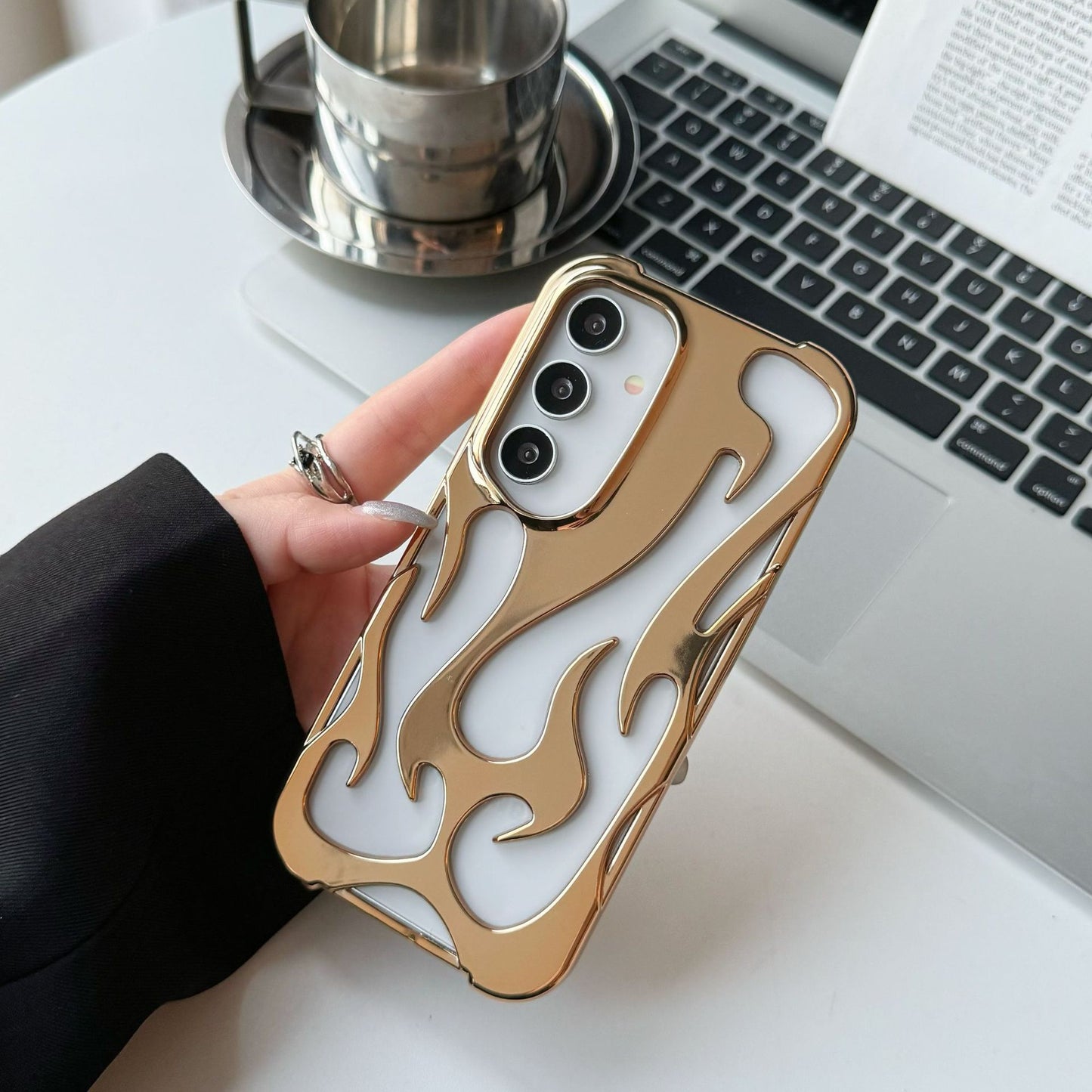 Electroplating Hollow Pattern Protective Case - Samsung