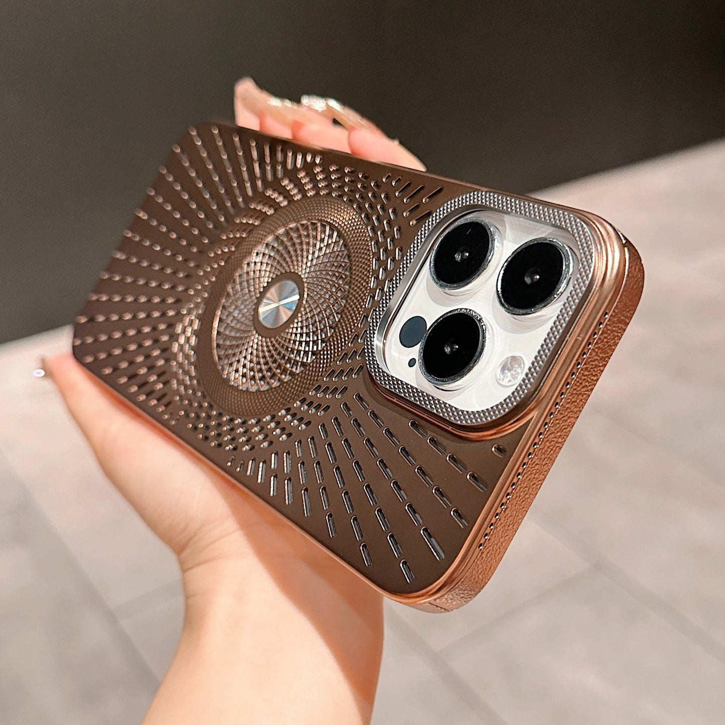 Concentric Spin Grid Pattern Case - iPhone