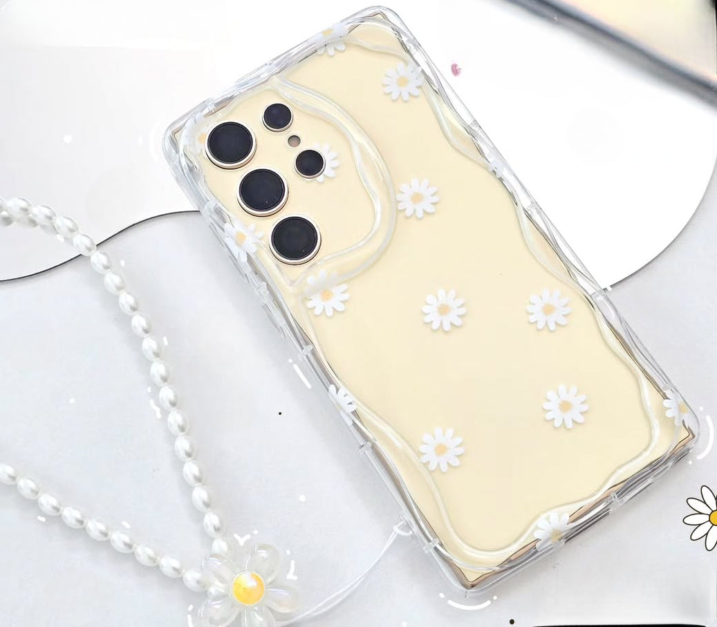 Elegant Soft Bloom Daisy Case