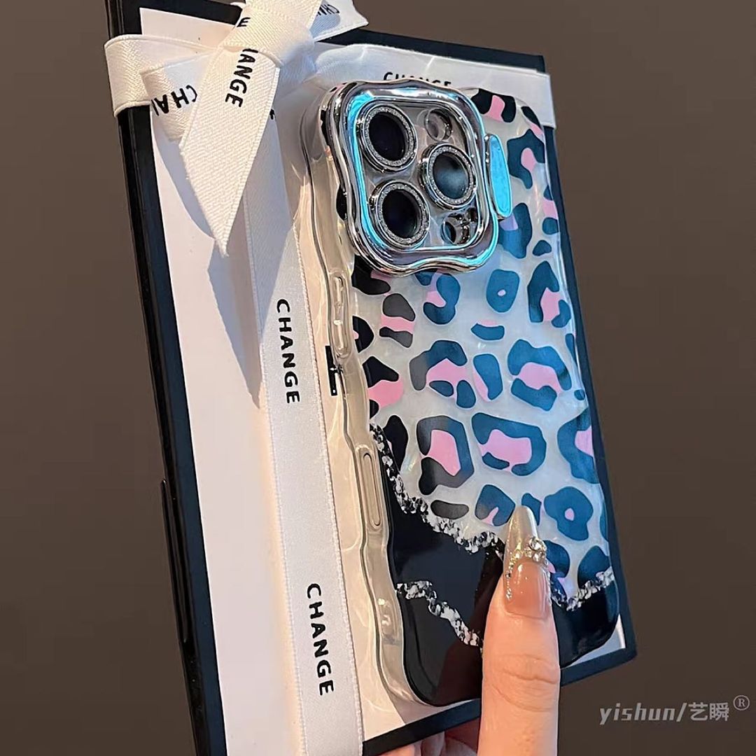 Leopard Design Stand Case with Charm
