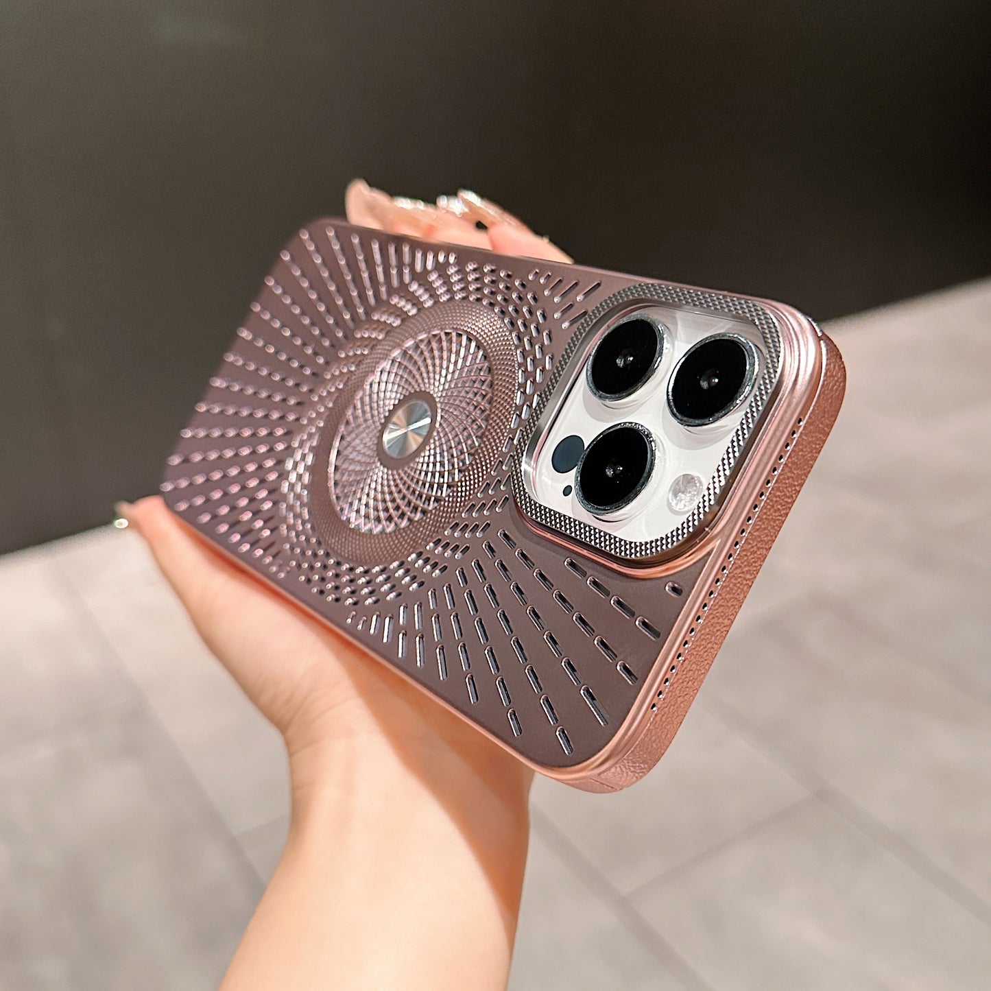 Concentric Spin Grid Pattern Case - iPhone