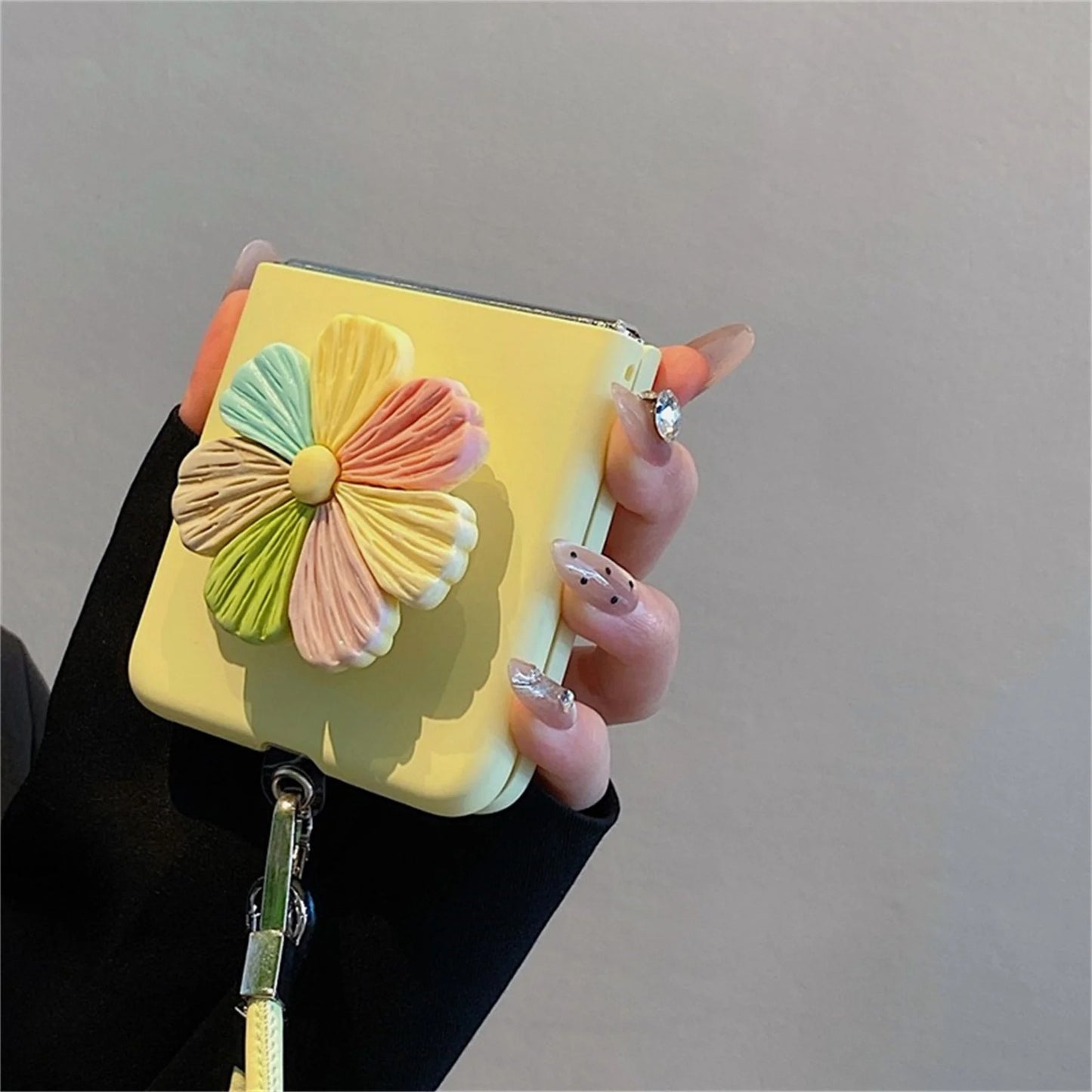 Galaxy Z Flip Series 3D Daisy Blossom Wristlet Case