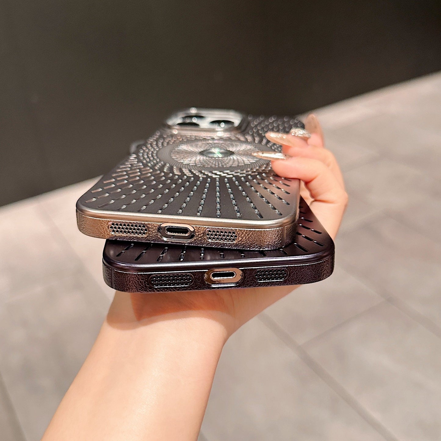 Concentric Spin Grid Pattern Case - iPhone