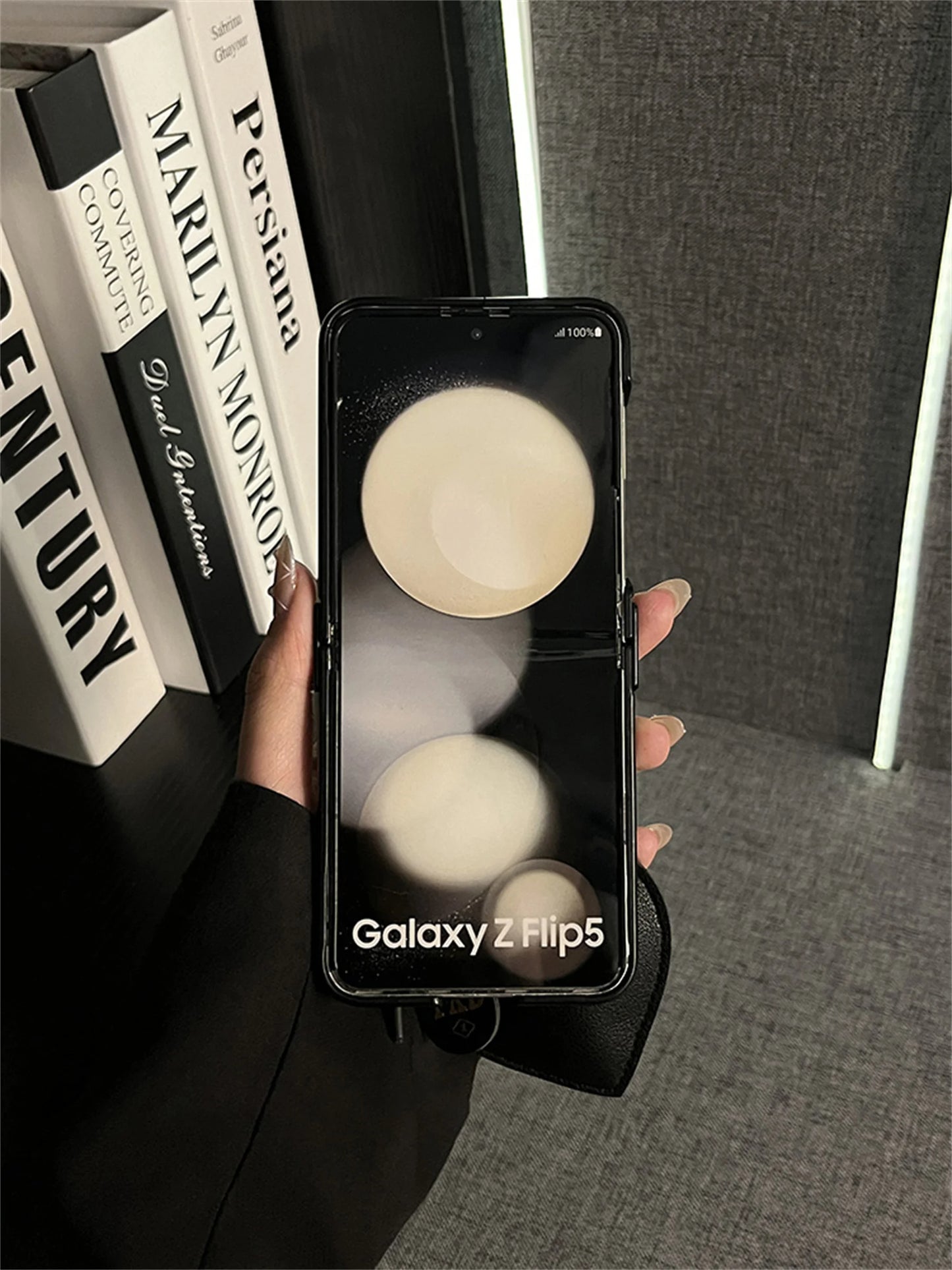 Elegant Pattern Case With Heart Pendant - Samsung