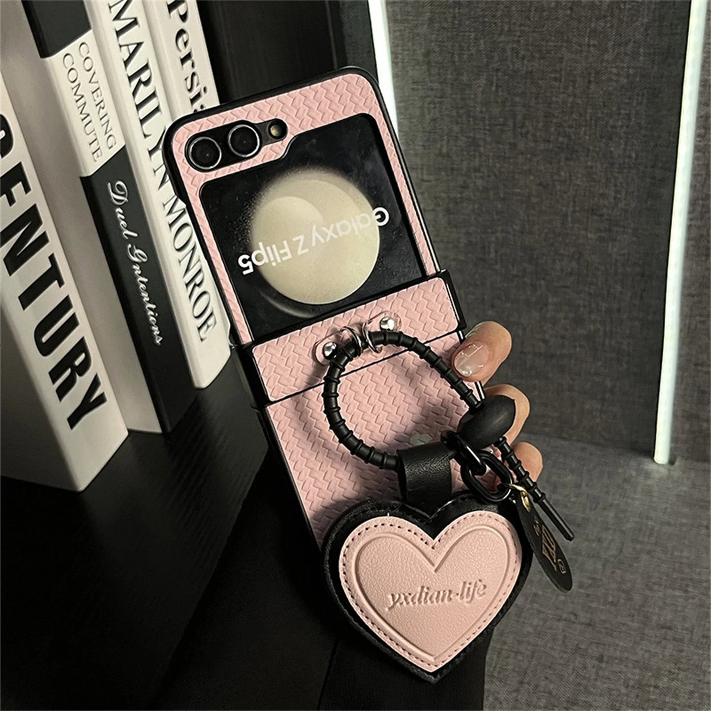 Elegant Pattern Case With Heart Pendant - Samsung