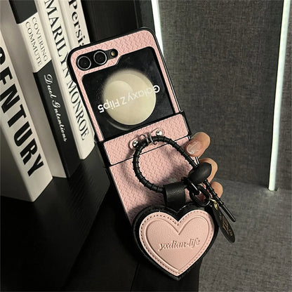 Elegant Pattern Case With Heart Pendant - Samsung