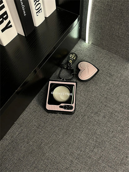 Elegant Pattern Case With Heart Pendant - Samsung