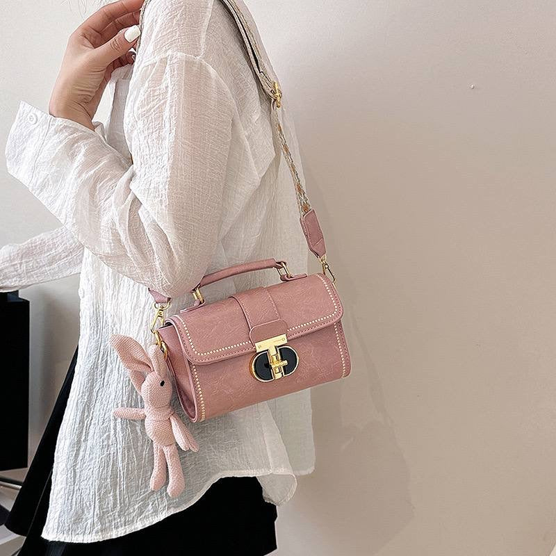 Versatile Butterfly Pearl Crossbody Bag