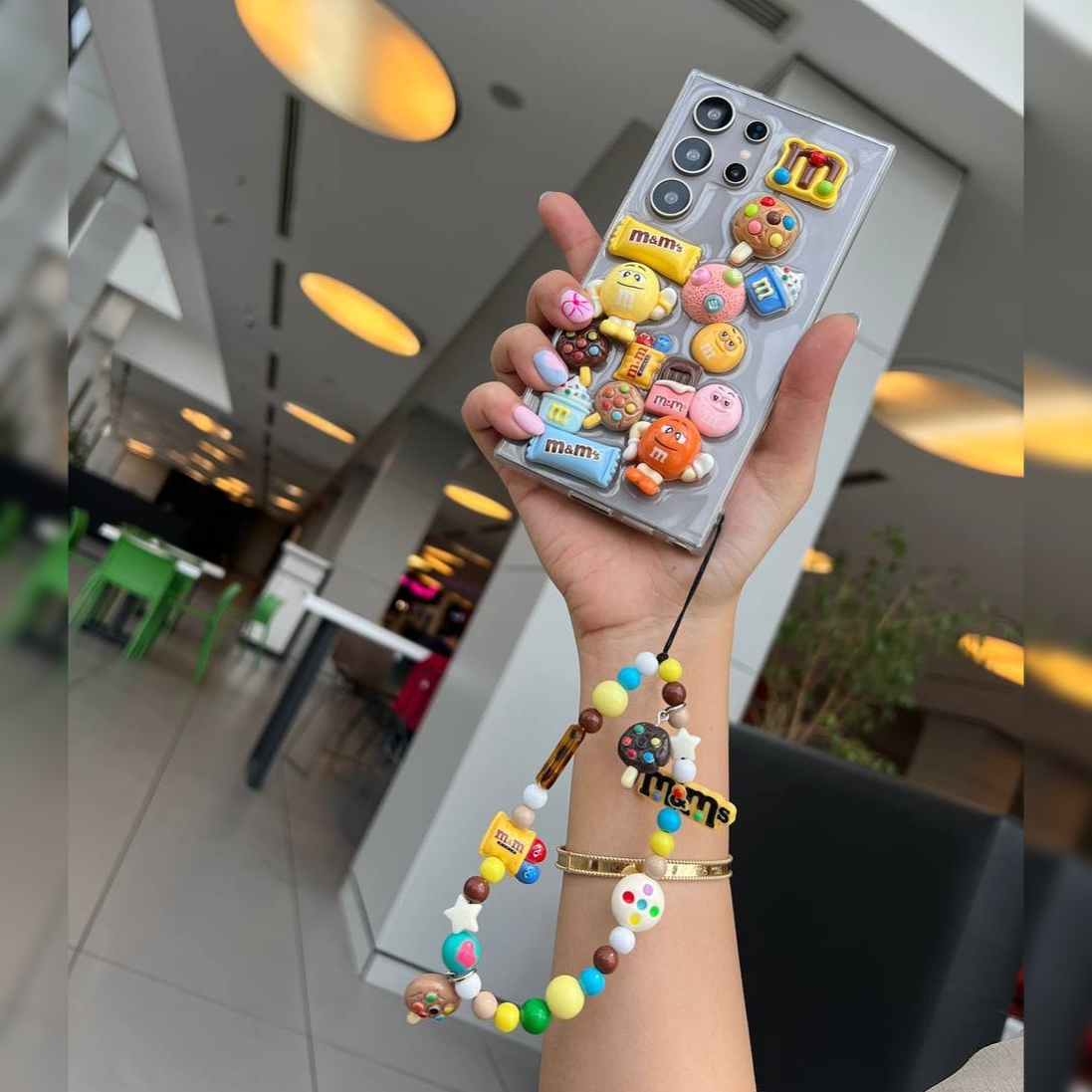 M&M Swirl Rainbow Toffee Charm Case - Samsung