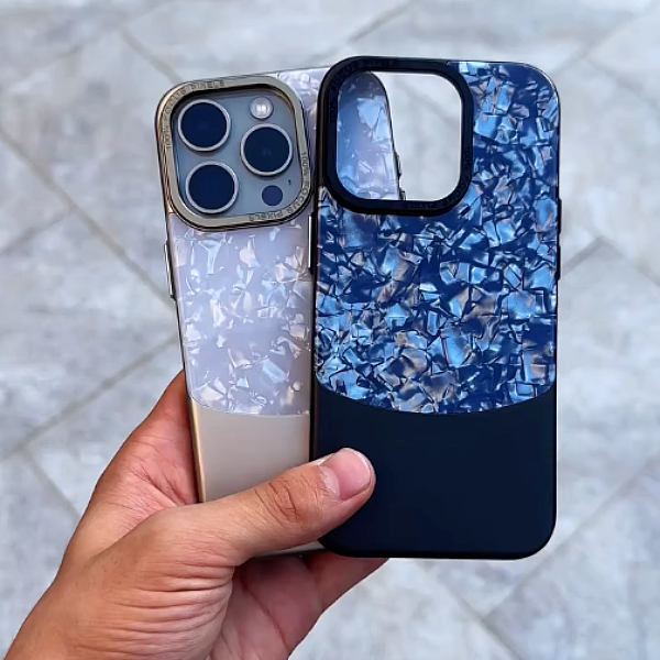 Elegant Mosaic Pattern Armor Case - iPhone