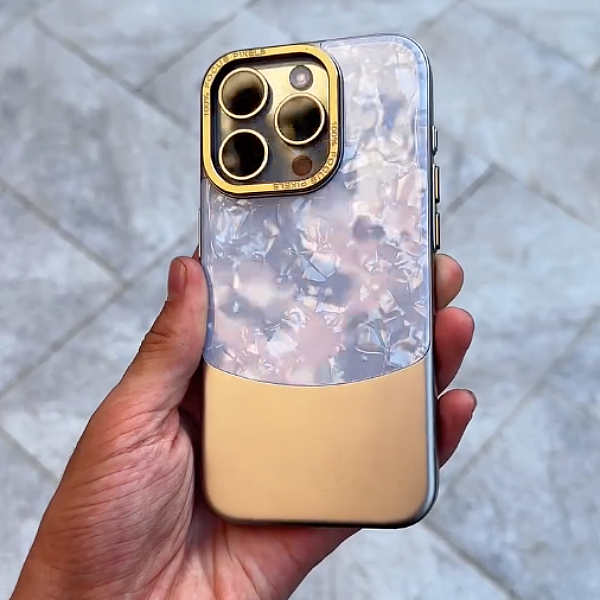 Elegant Mosaic Pattern Armor Case - iPhone