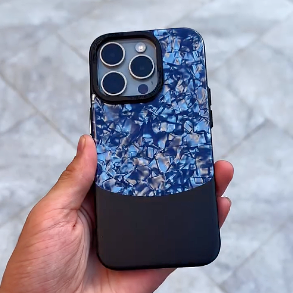 Elegant Mosaic Pattern Armor Case - iPhone