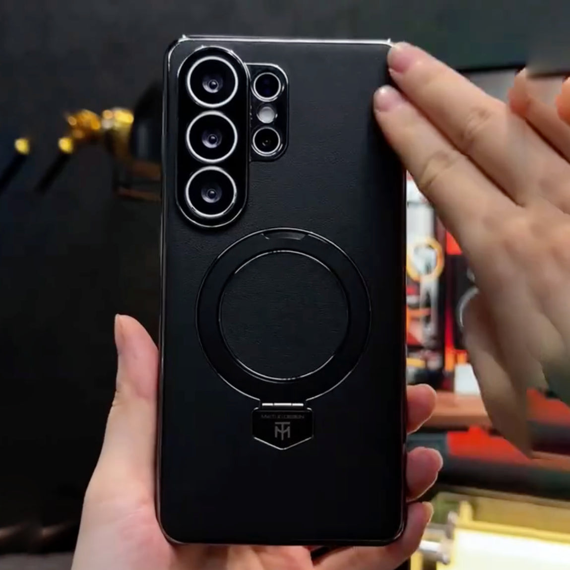 Noir Magnetic Ring Defense Case