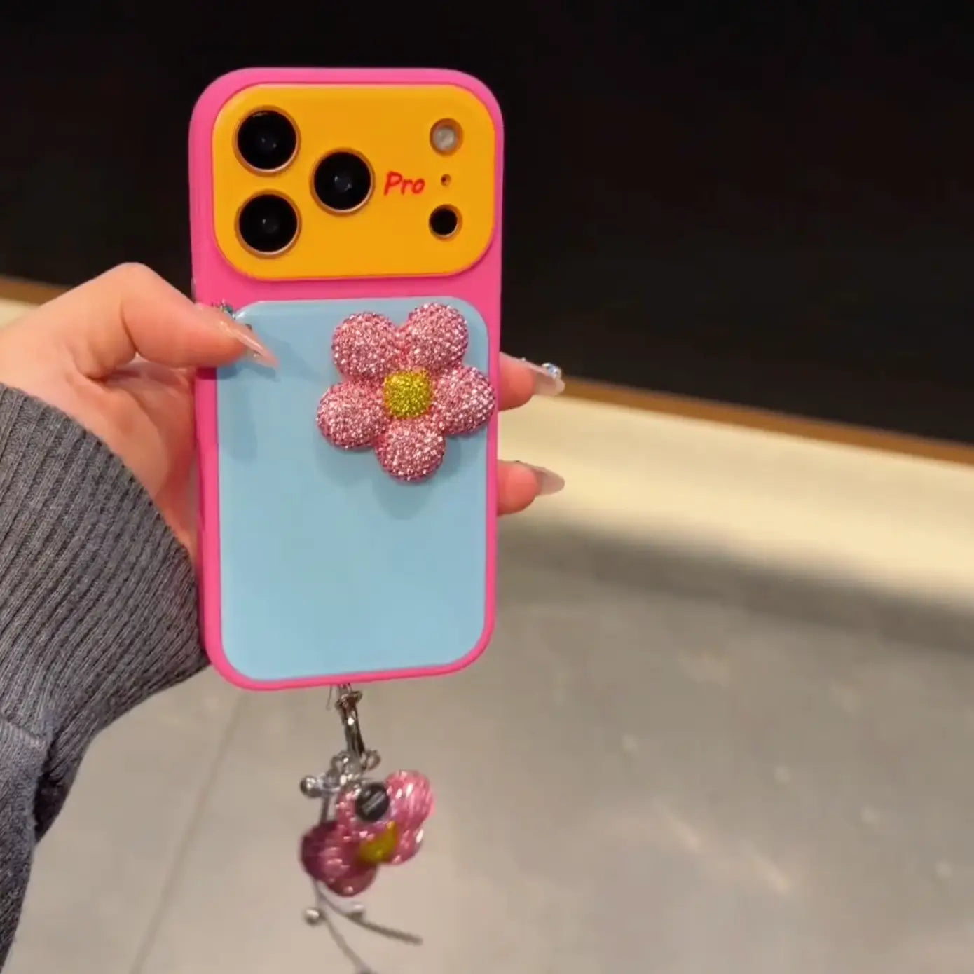 Dreamy Daisy Flower Pop Charm Case