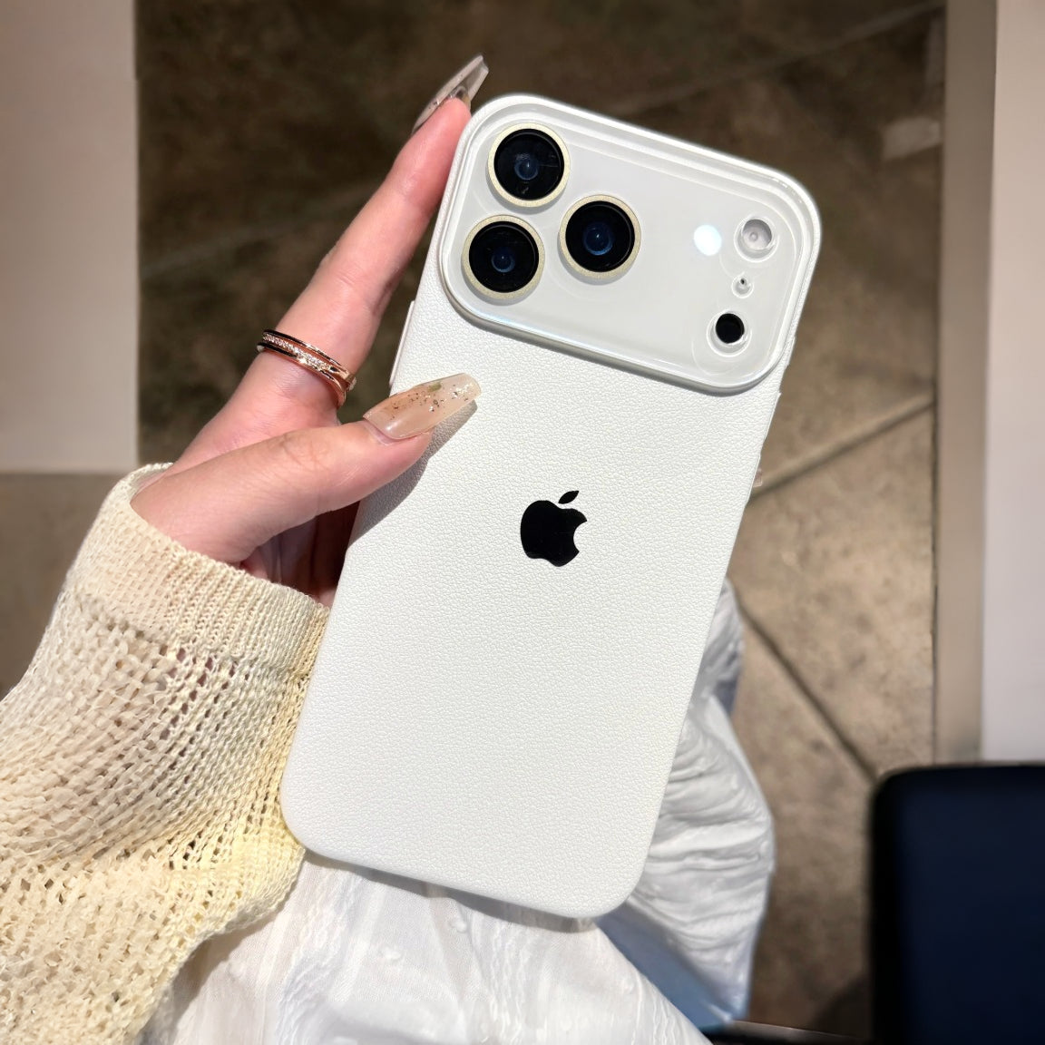 Sleek Ivory Smooth Luxe Case