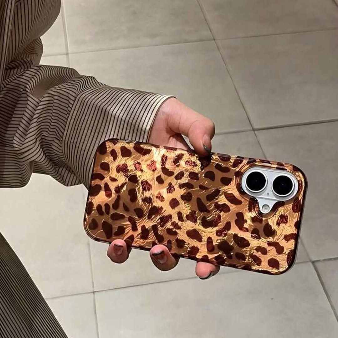 Chic Wild Leopard Print Case