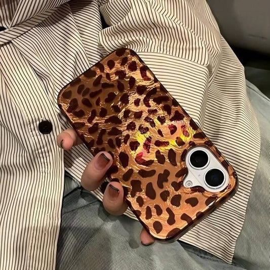 Chic Wild Leopard Print Case