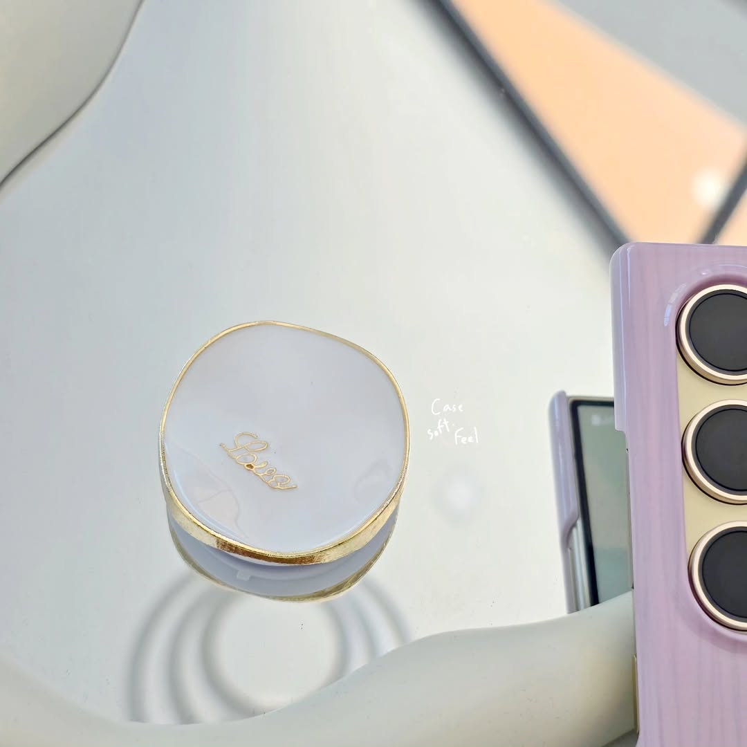 Elegant Pastel Shell Grip Case