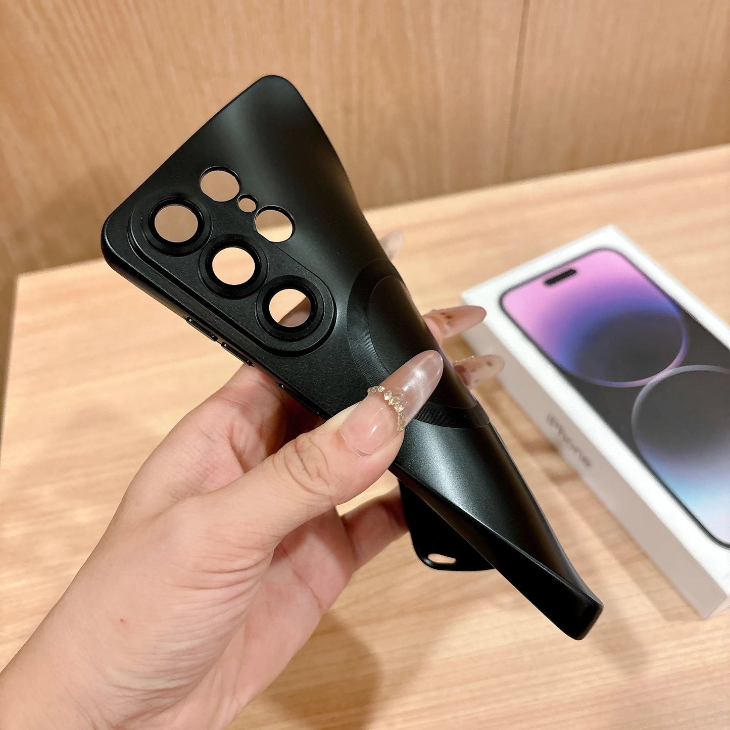 Atlas Grip Matte Touch MagSafe Case