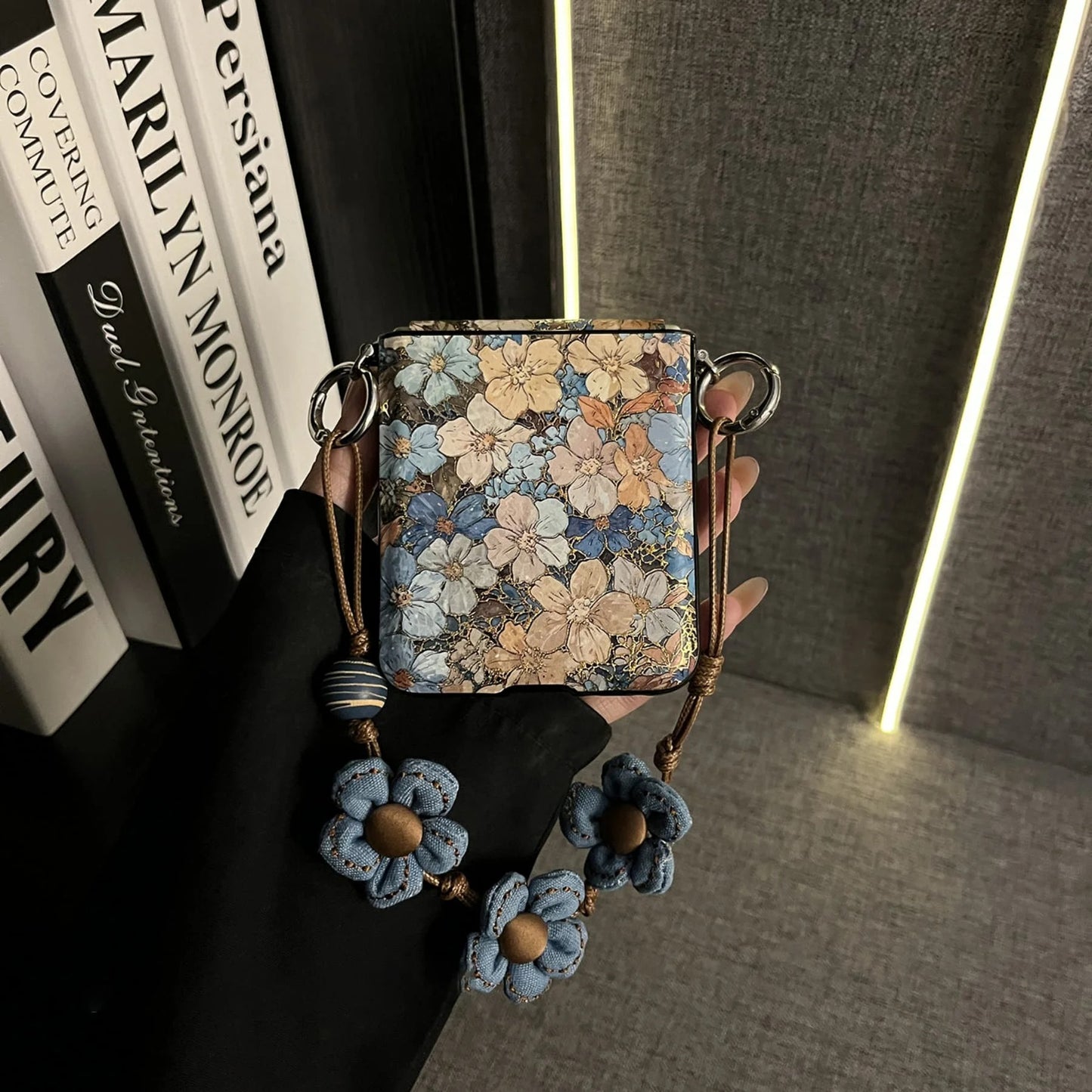 Galaxy Z Flip Series Rustic Vintage Bloom Strap Case
