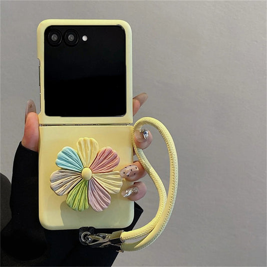 Galaxy Z Flip Series 3D Daisy Blossom Wristlet Case
